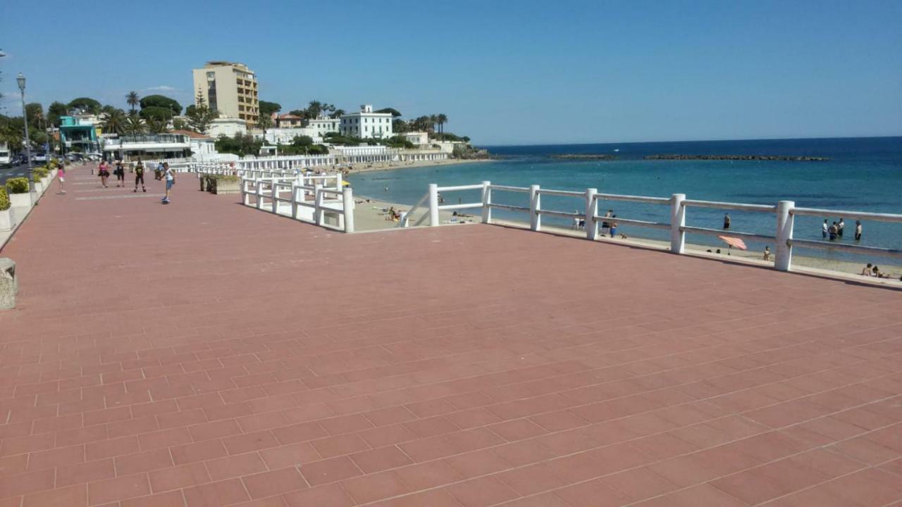 Apartamento La Tana Nel Vicolo Santa Marinella Exterior foto